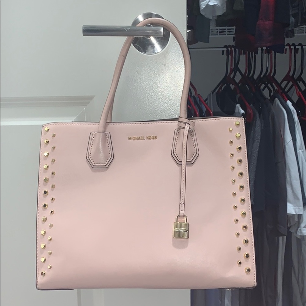 SOLD EUC Michael Kors Mercer includes shoulder